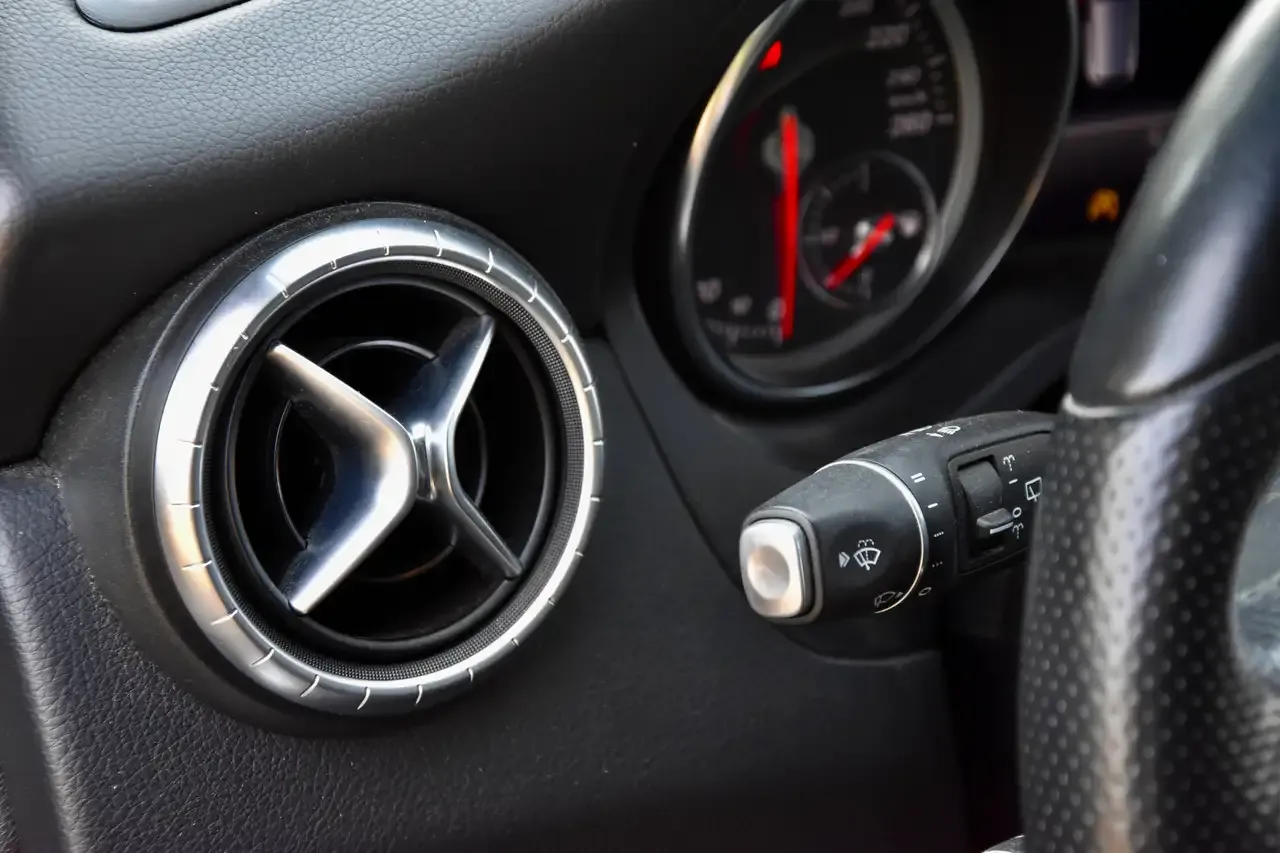 Mercedes-Benz CLA 180 - 21