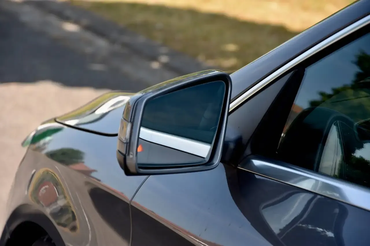 Mercedes-Benz CLA 180 - 4