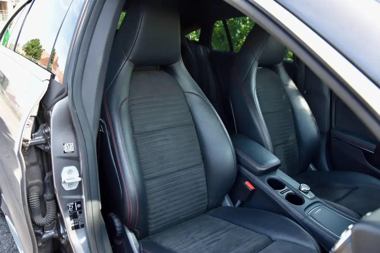 Mercedes-Benz CLA 180 - 9