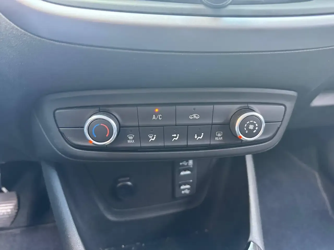 Opel Crossland - 12