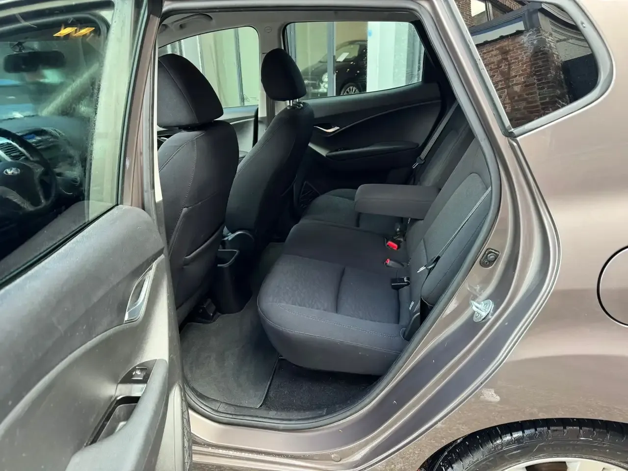 Hyundai iX20 - 13
