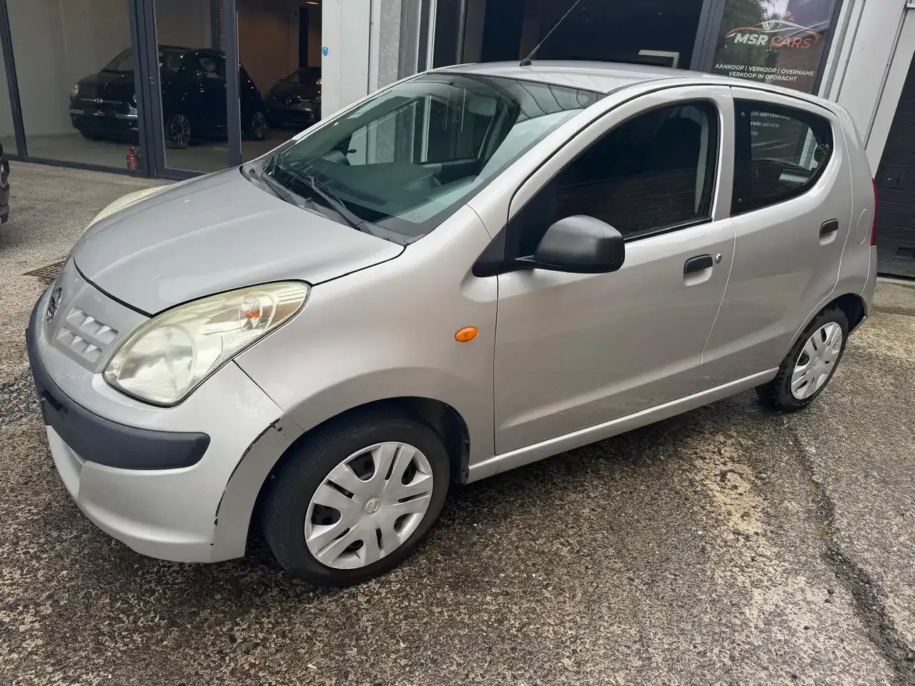 Nissan Pixo - 1