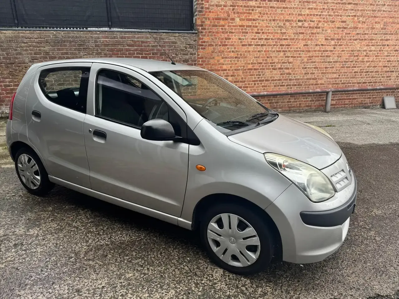 Nissan Pixo - 2