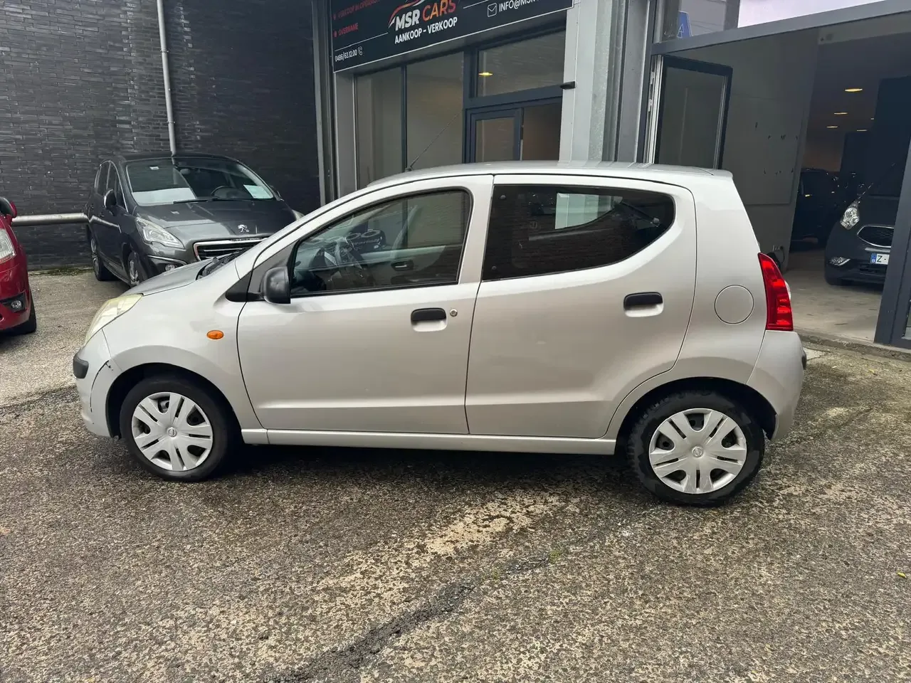 Nissan Pixo - 8