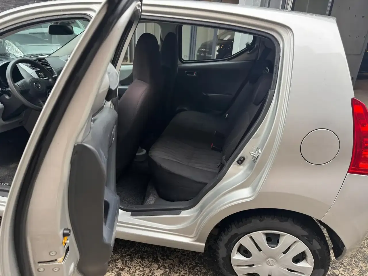 Nissan Pixo - 10