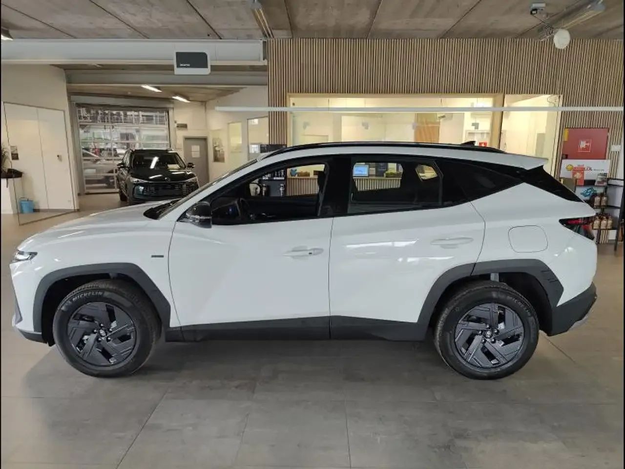 Hyundai TUCSON - 8