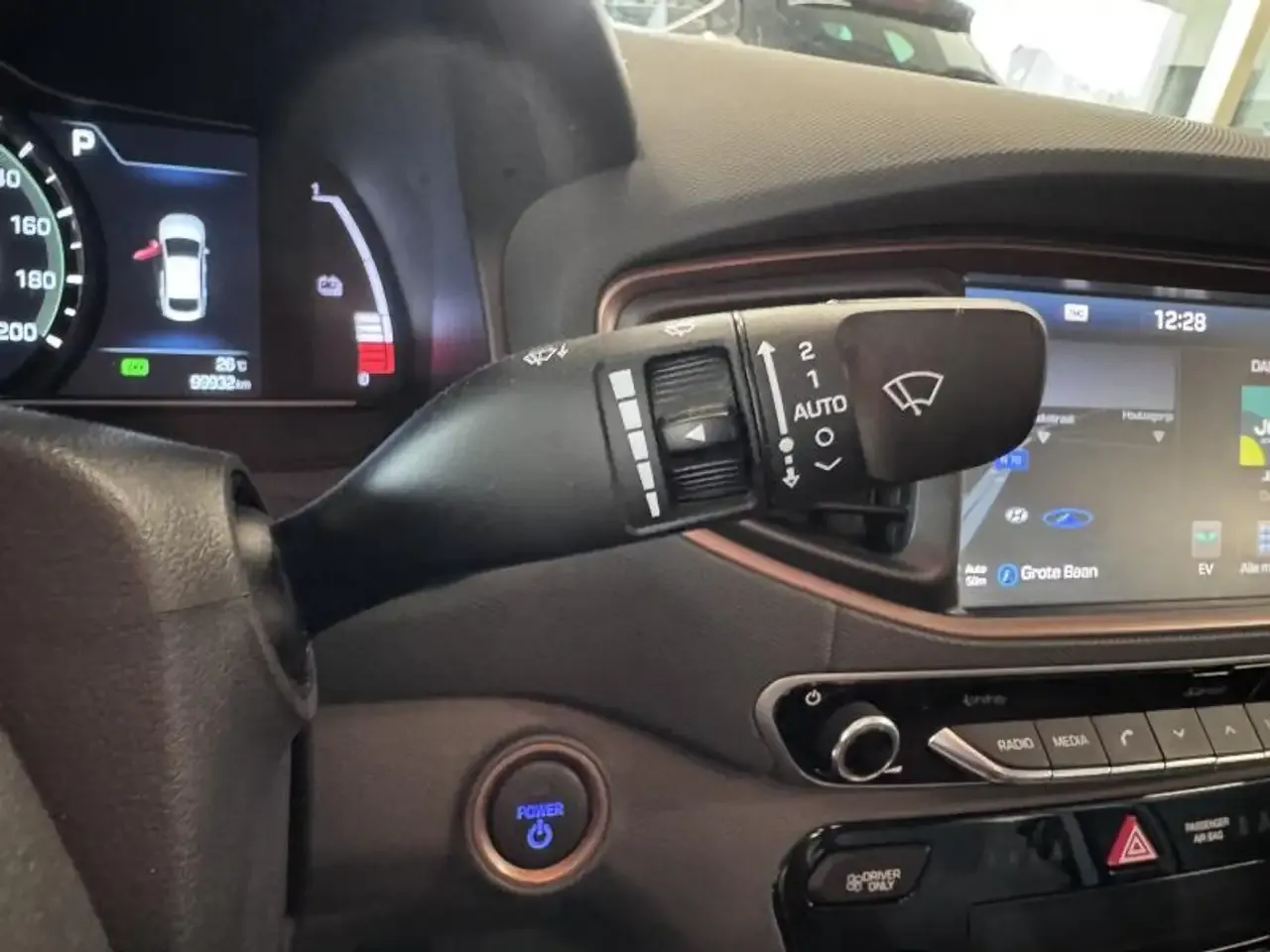 Hyundai IONIQ - 22