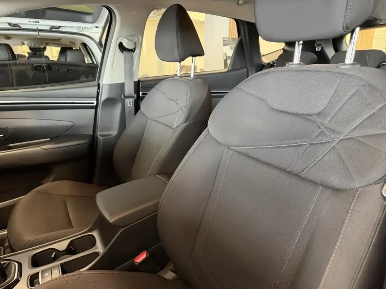 Hyundai TUCSON - 13
