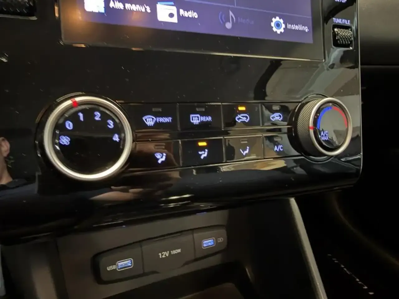 Hyundai TUCSON - 23