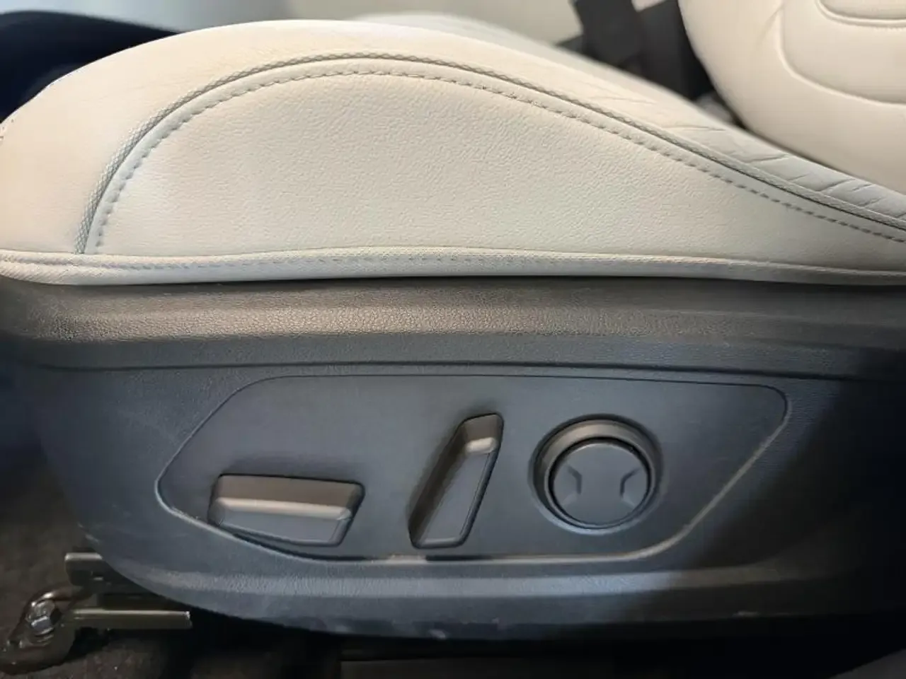 Hyundai TUCSON - 16