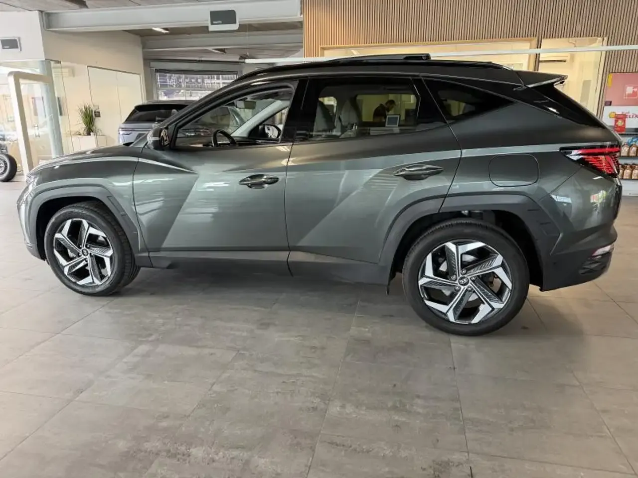 Hyundai TUCSON - 8