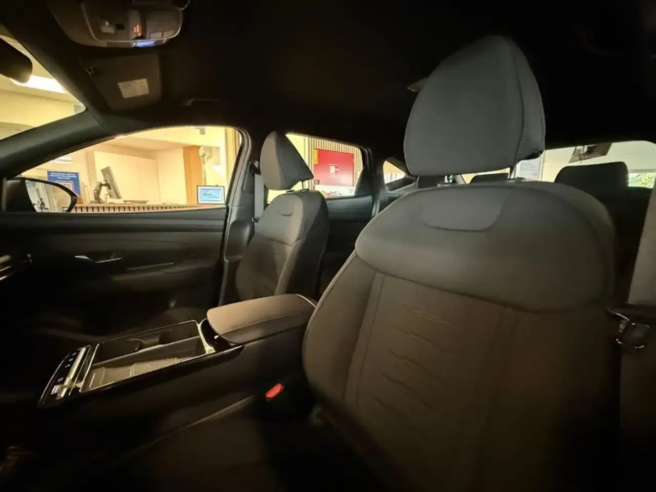 Hyundai TUCSON - 12
