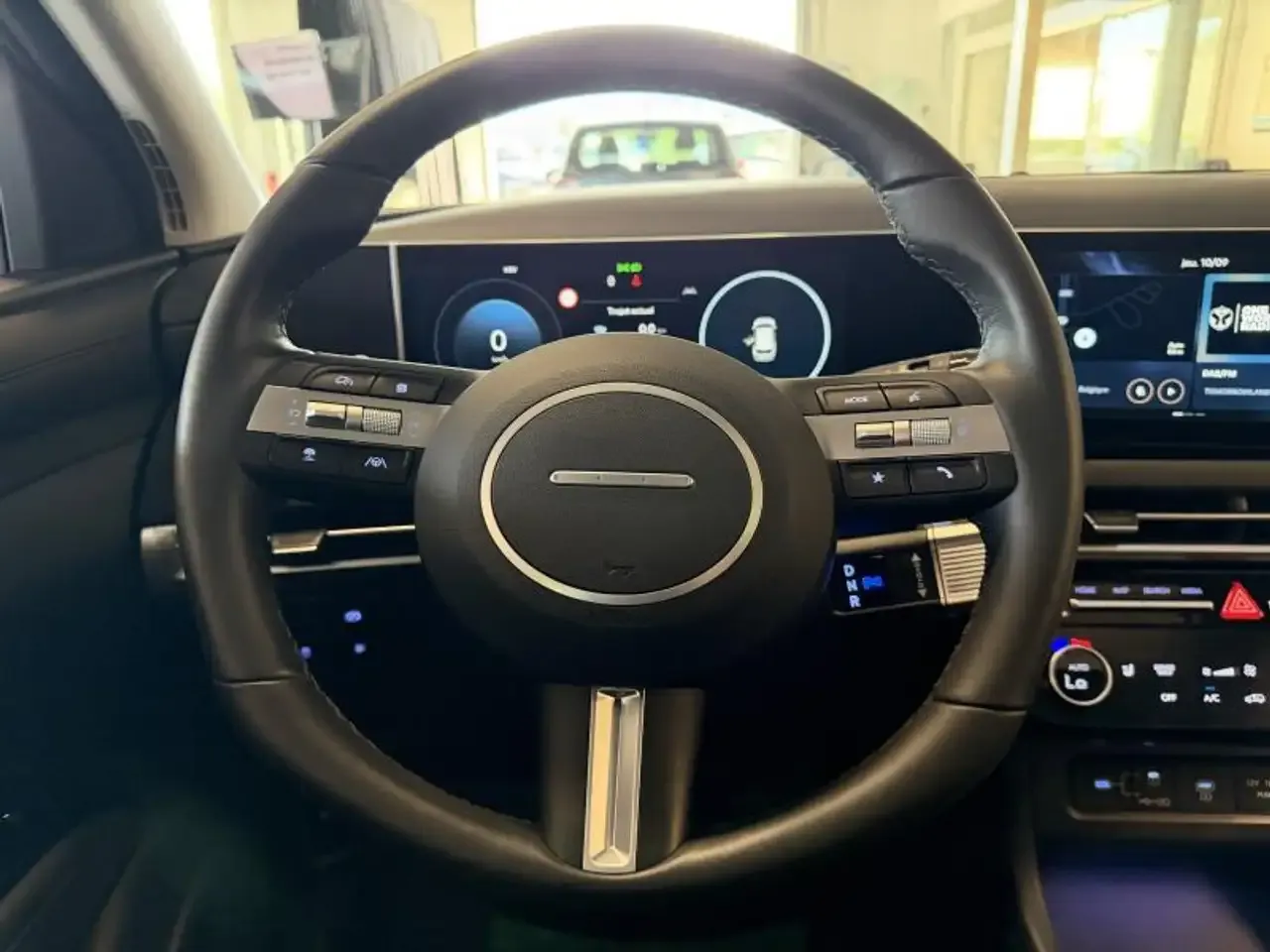 Hyundai TUCSON - 11