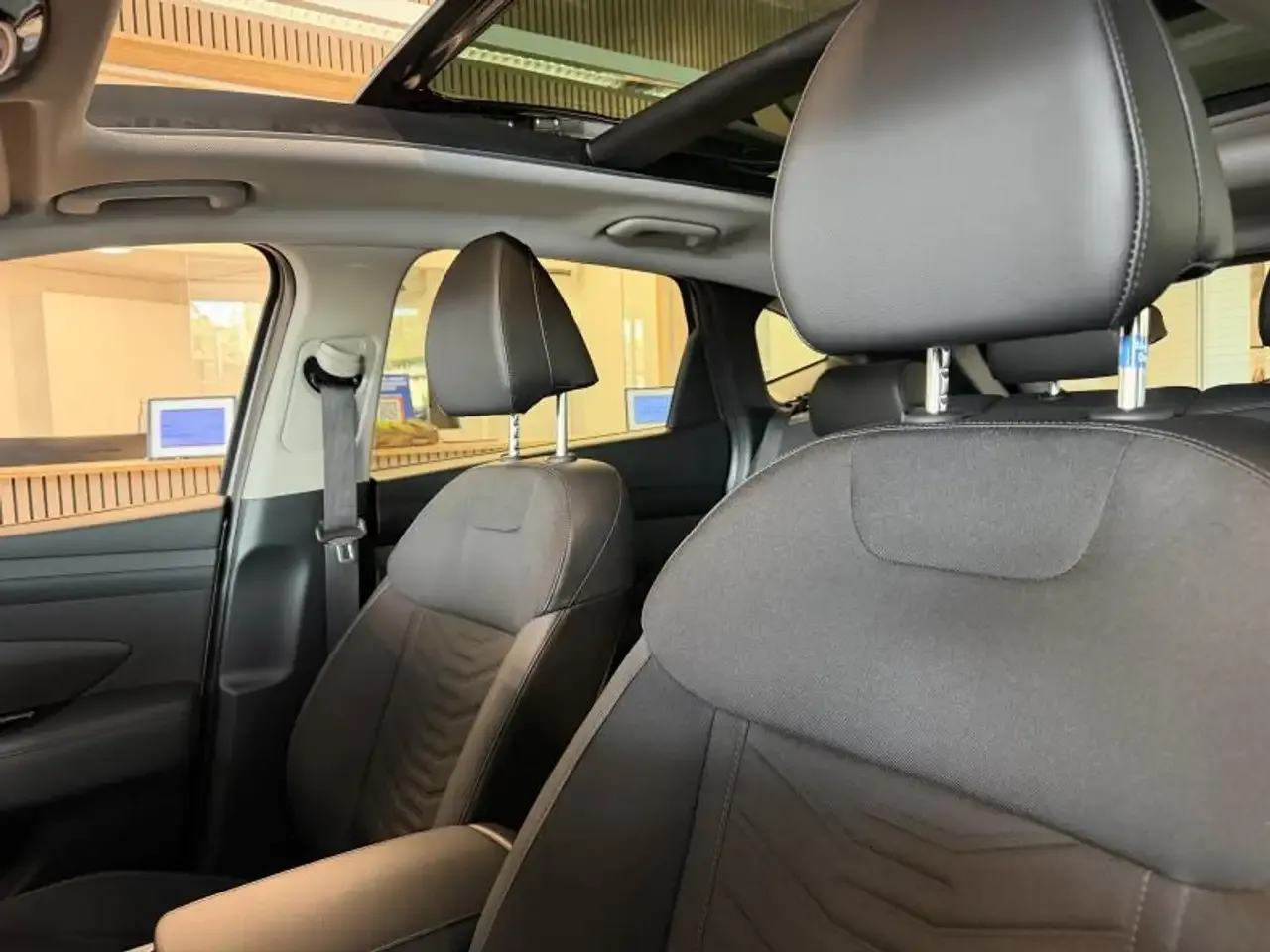 Hyundai TUCSON - 13