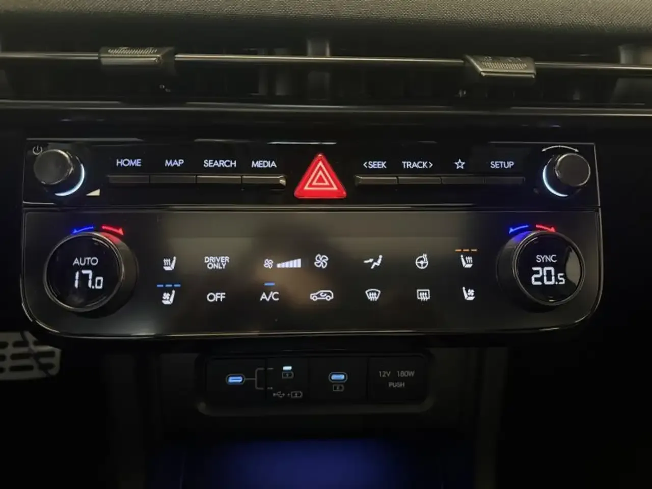 Hyundai TUCSON - 24