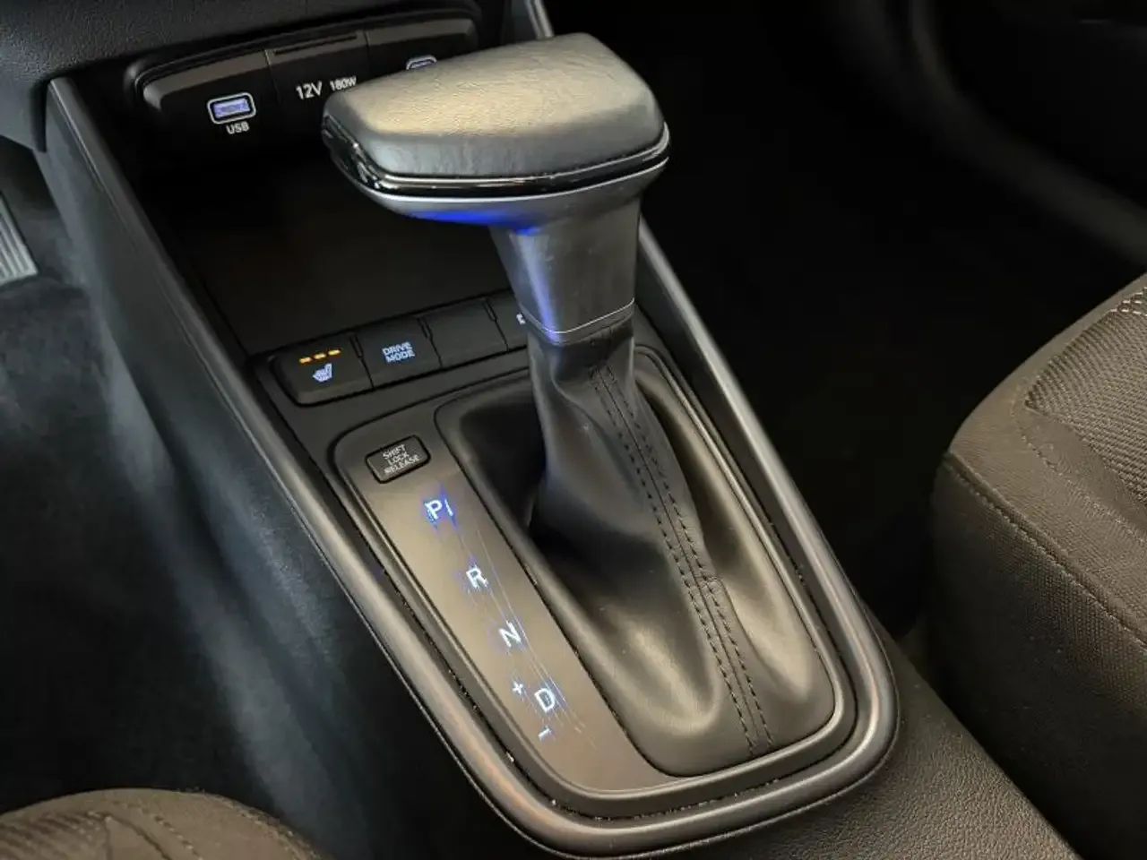 Hyundai i20 - 24