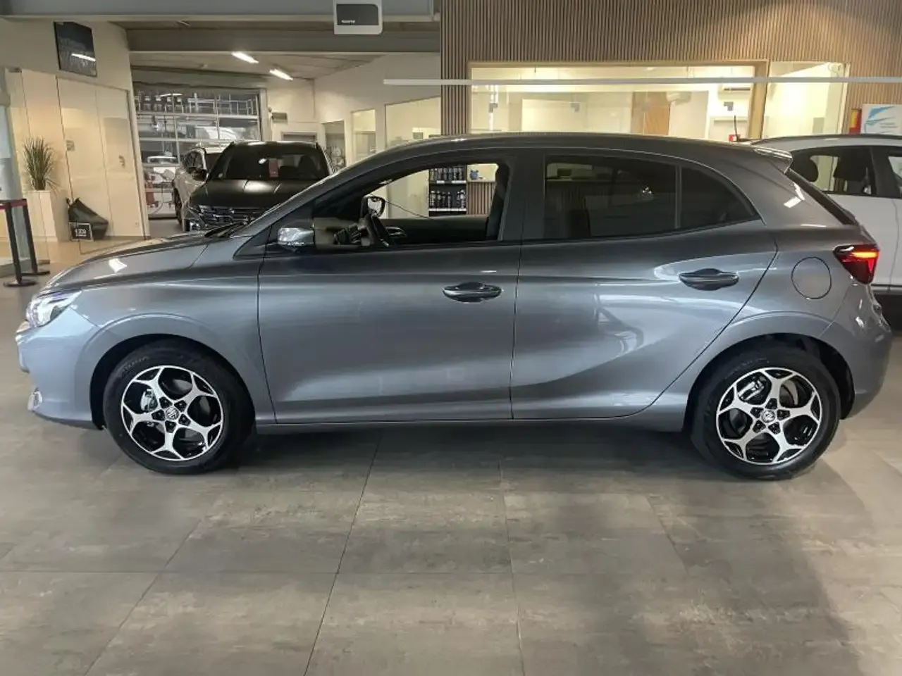 MG MG3 - 8