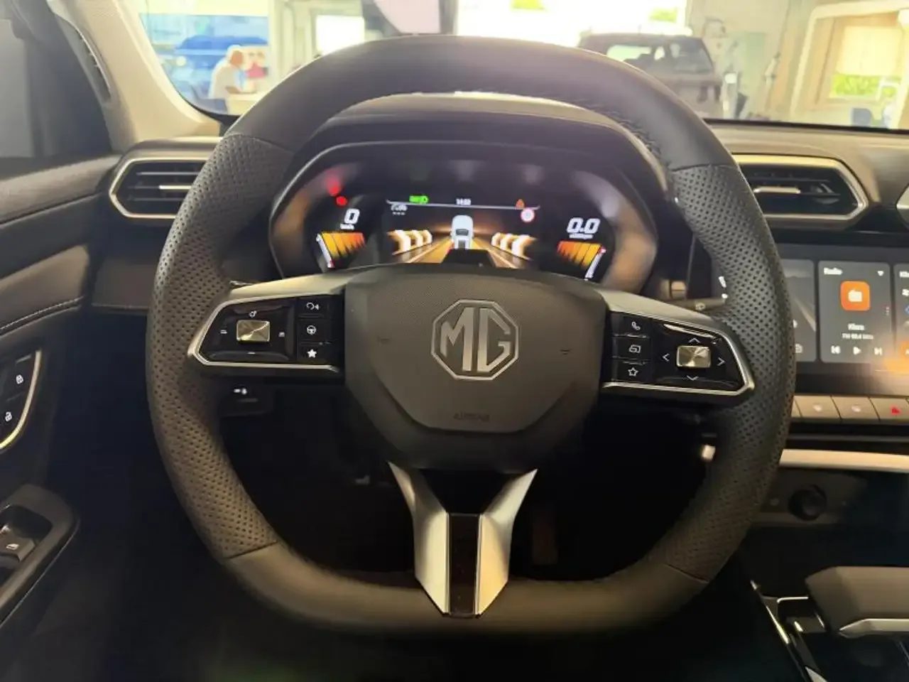 MG ZS - 25