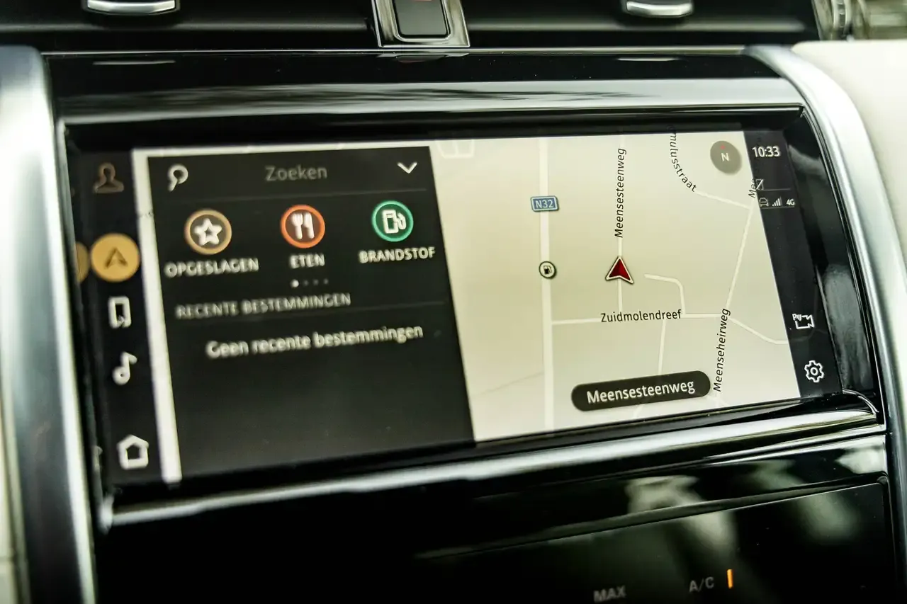 Land Rover Discovery Sport - 11