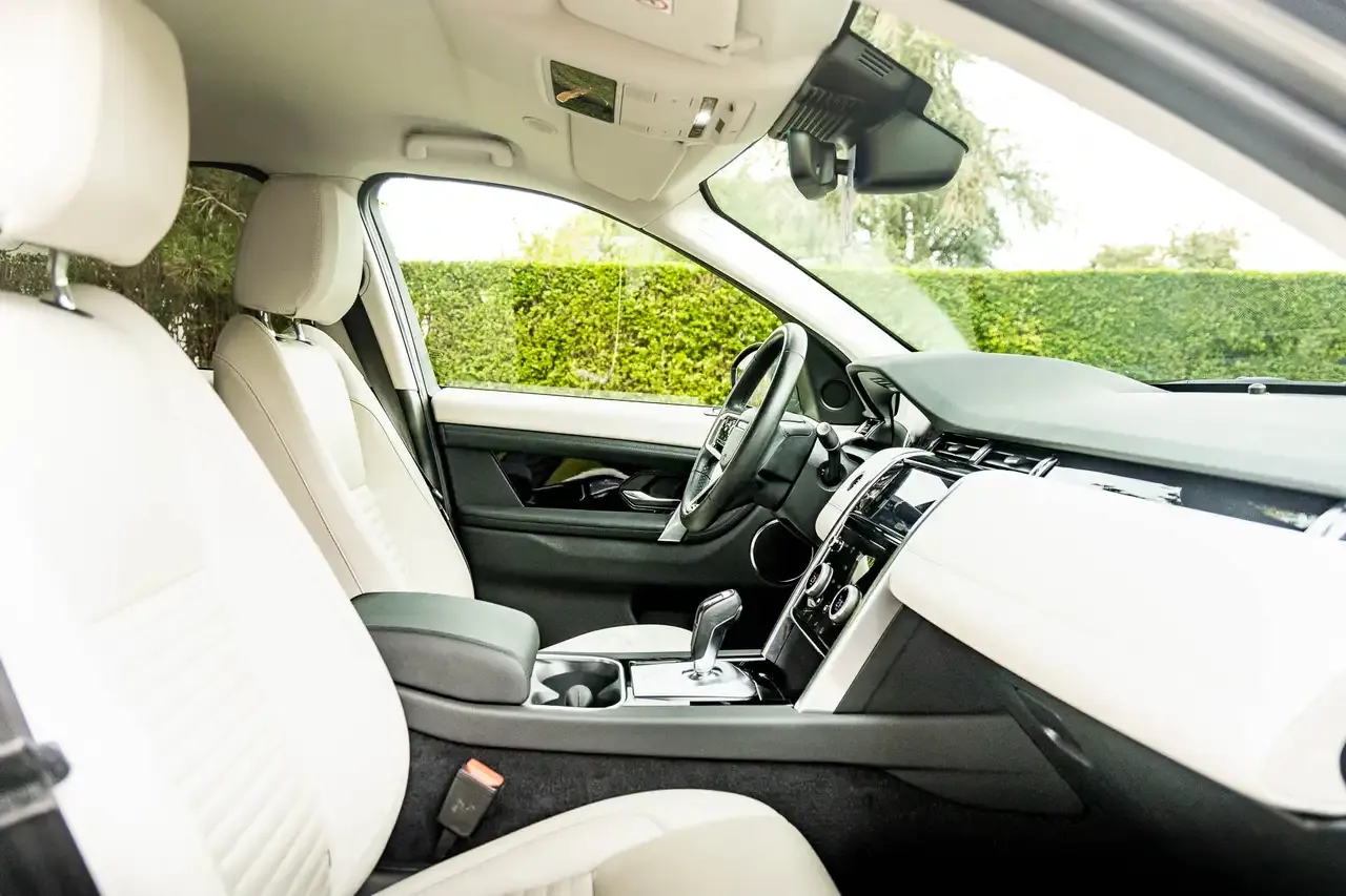 Land Rover Discovery Sport - 19