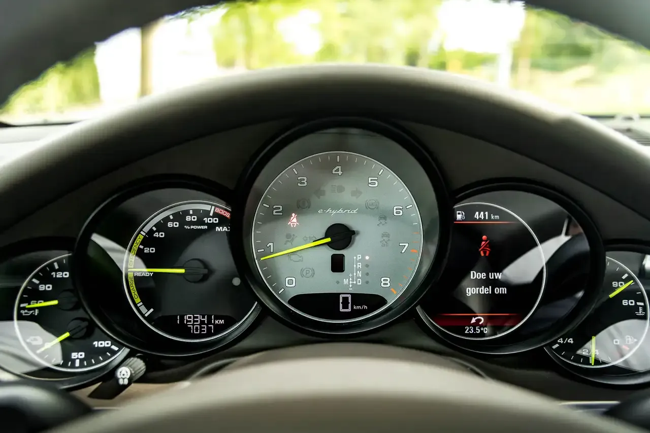 Porsche Panamera - 16