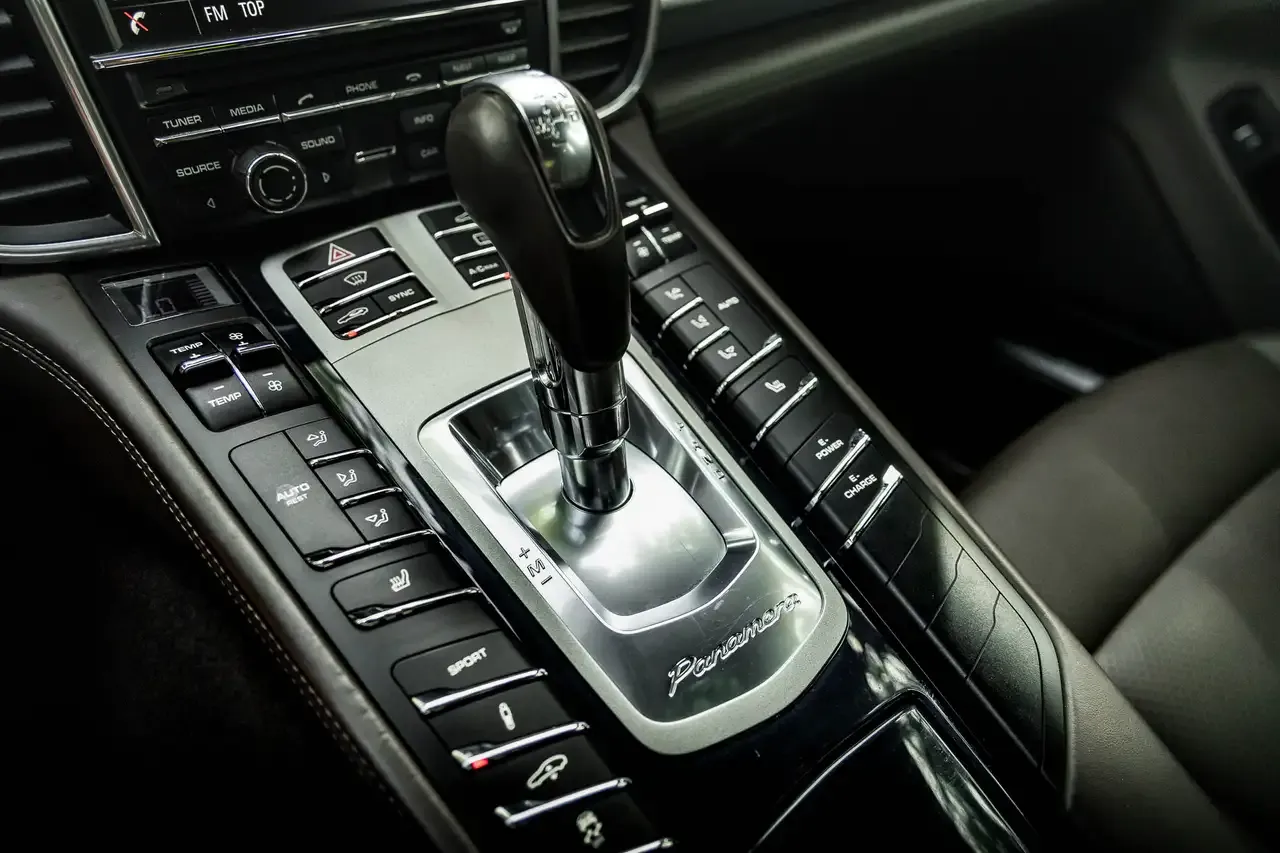 Porsche Panamera - 17