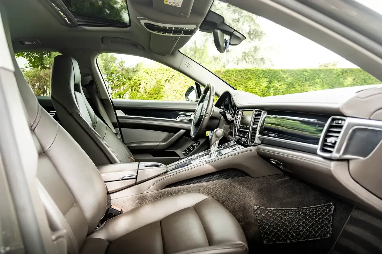 Porsche Panamera - 19
