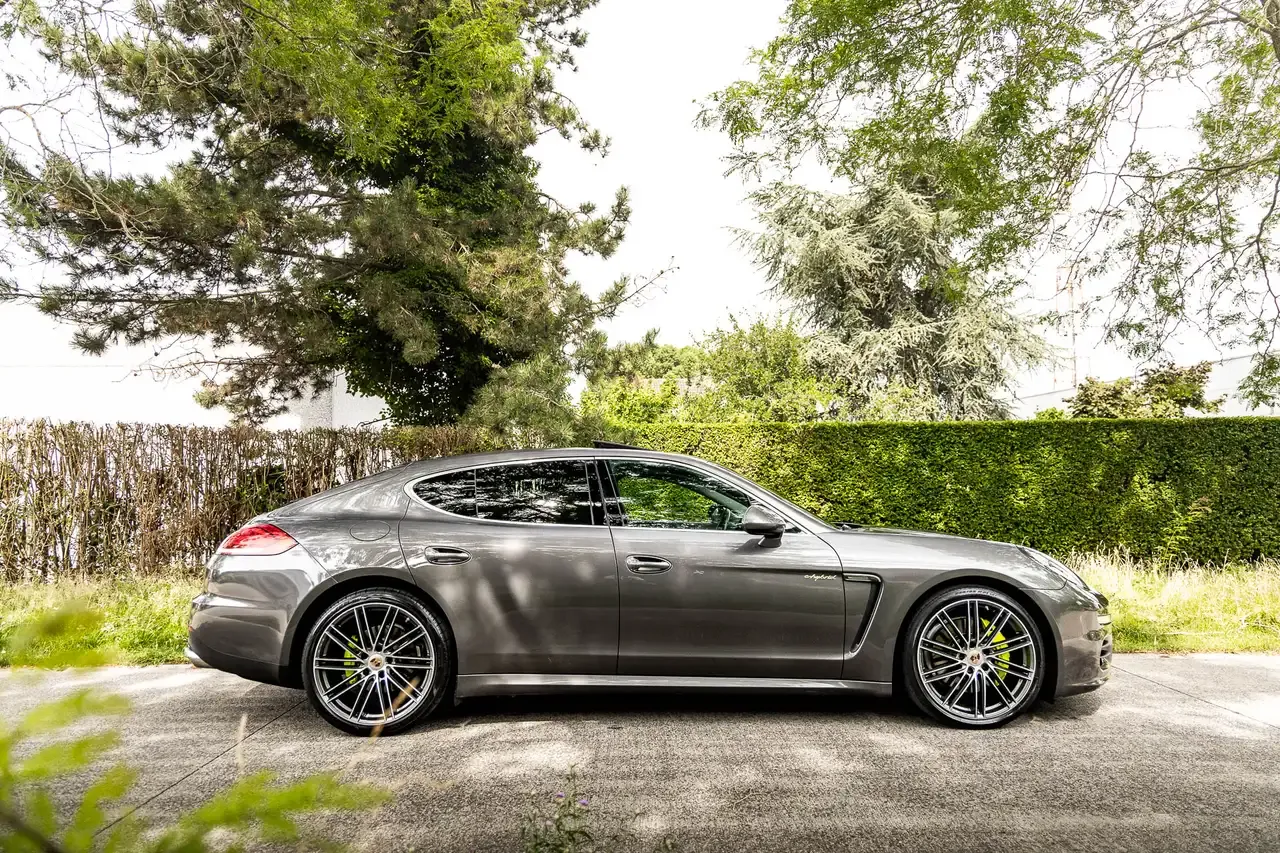 Porsche Panamera - 21