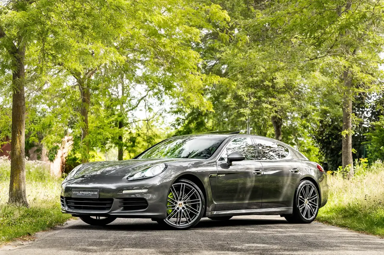 Porsche Panamera - 3