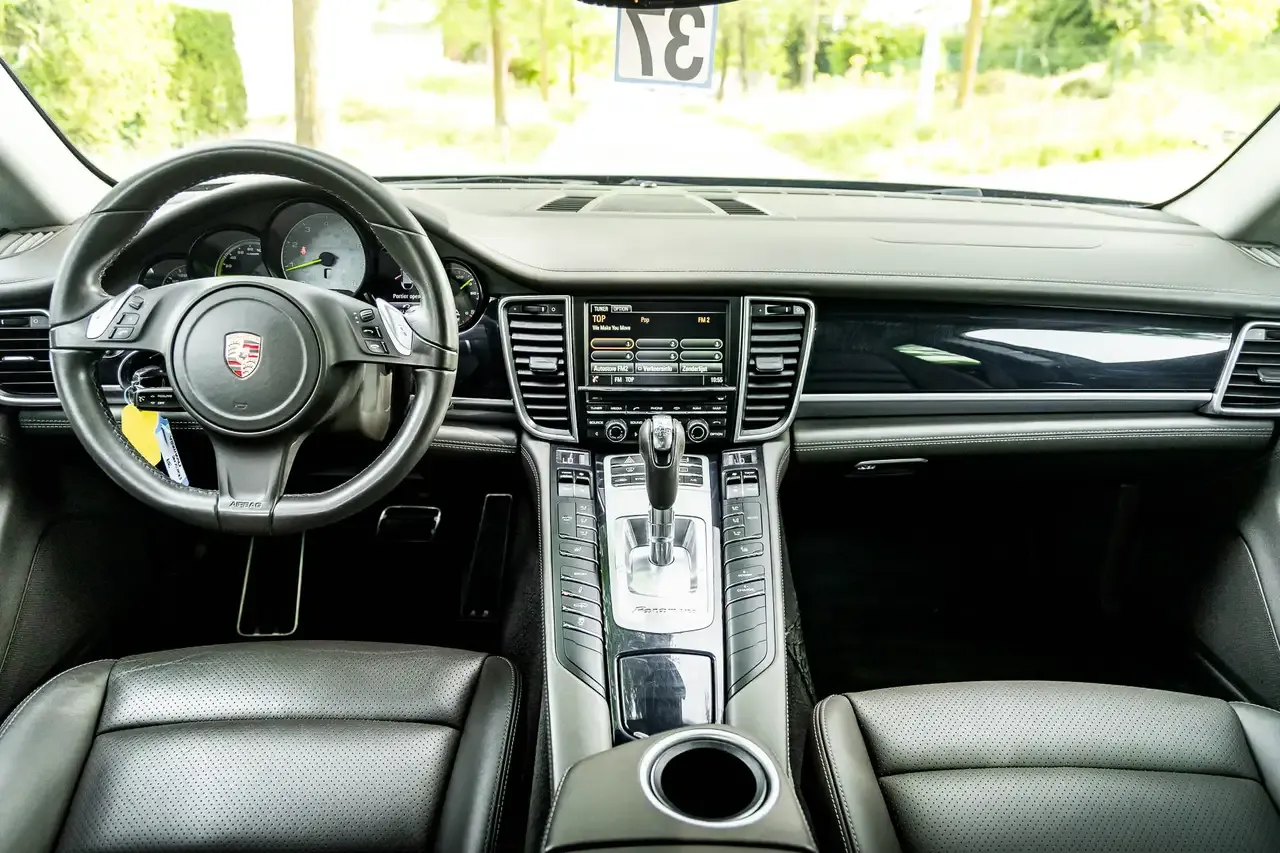 Porsche Panamera - 6