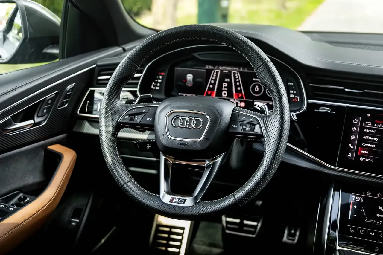 Audi RS Q8 - 18