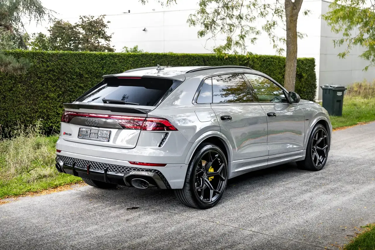 Audi RS Q8 - 19