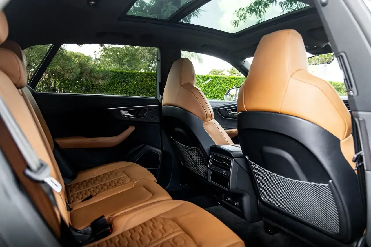 Audi RS Q8 - 21