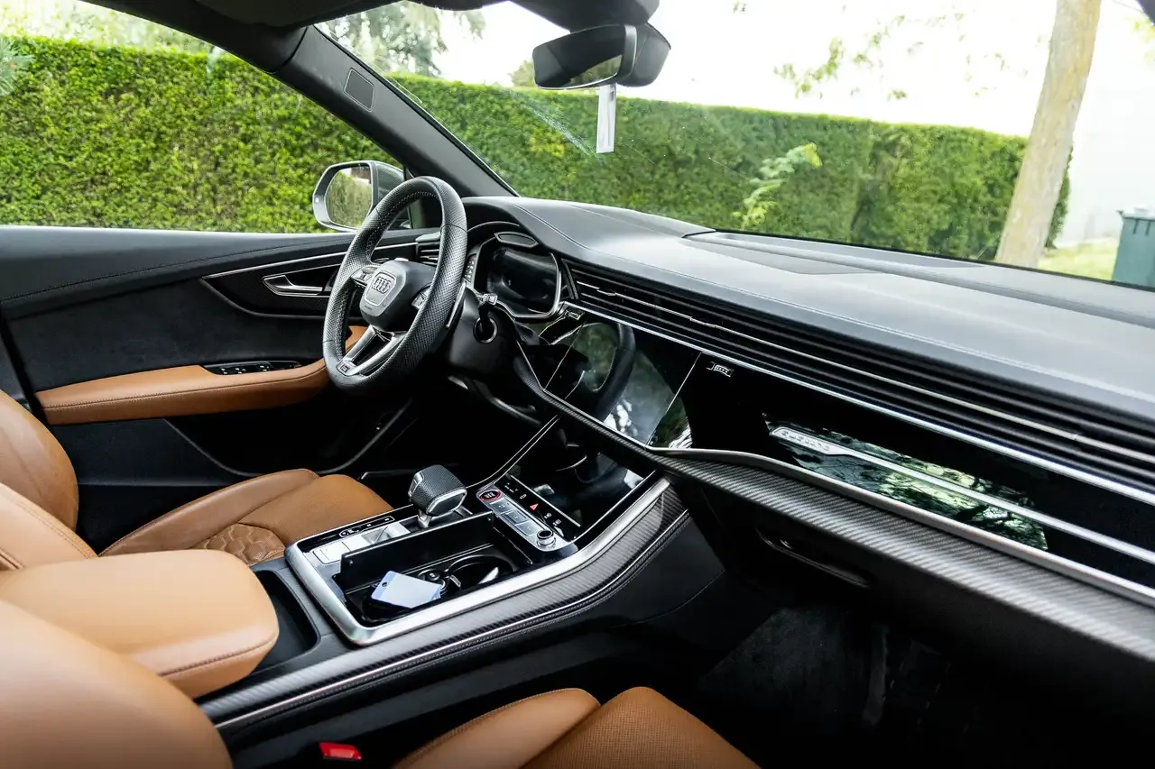 Audi RS Q8 - 22
