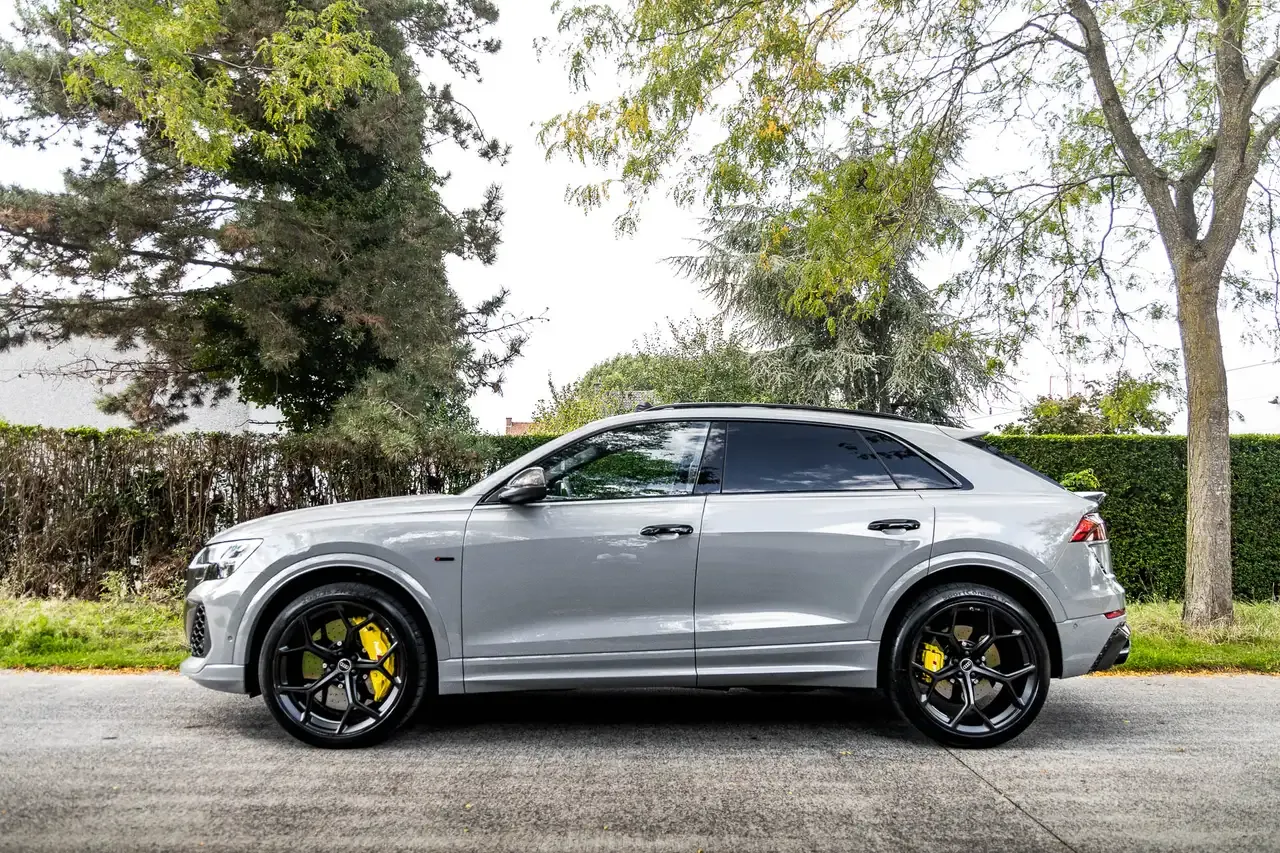 Audi RS Q8 - 10