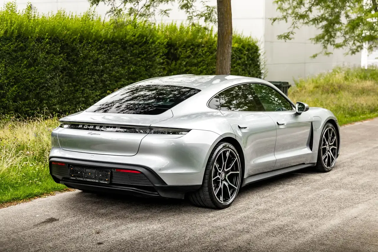 Porsche Taycan - 20