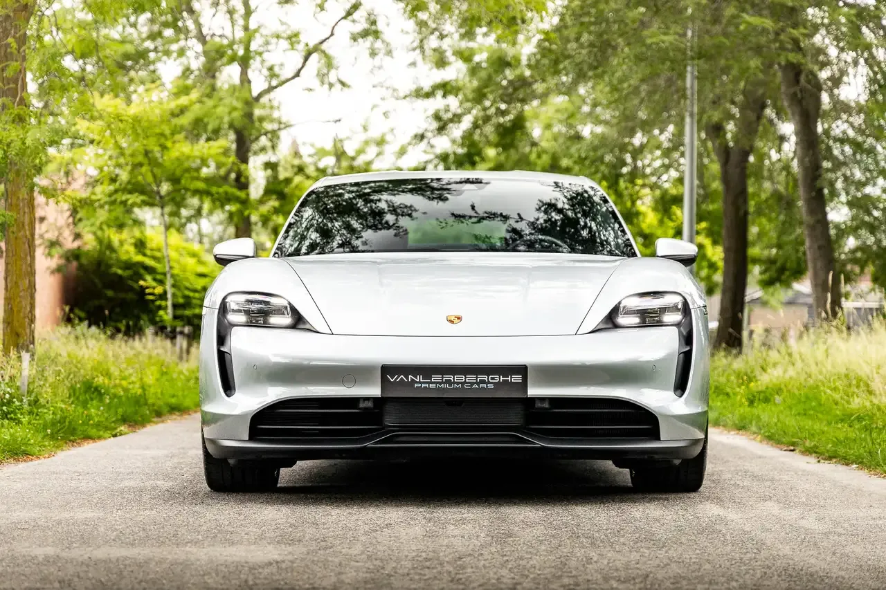 Porsche Taycan - 2