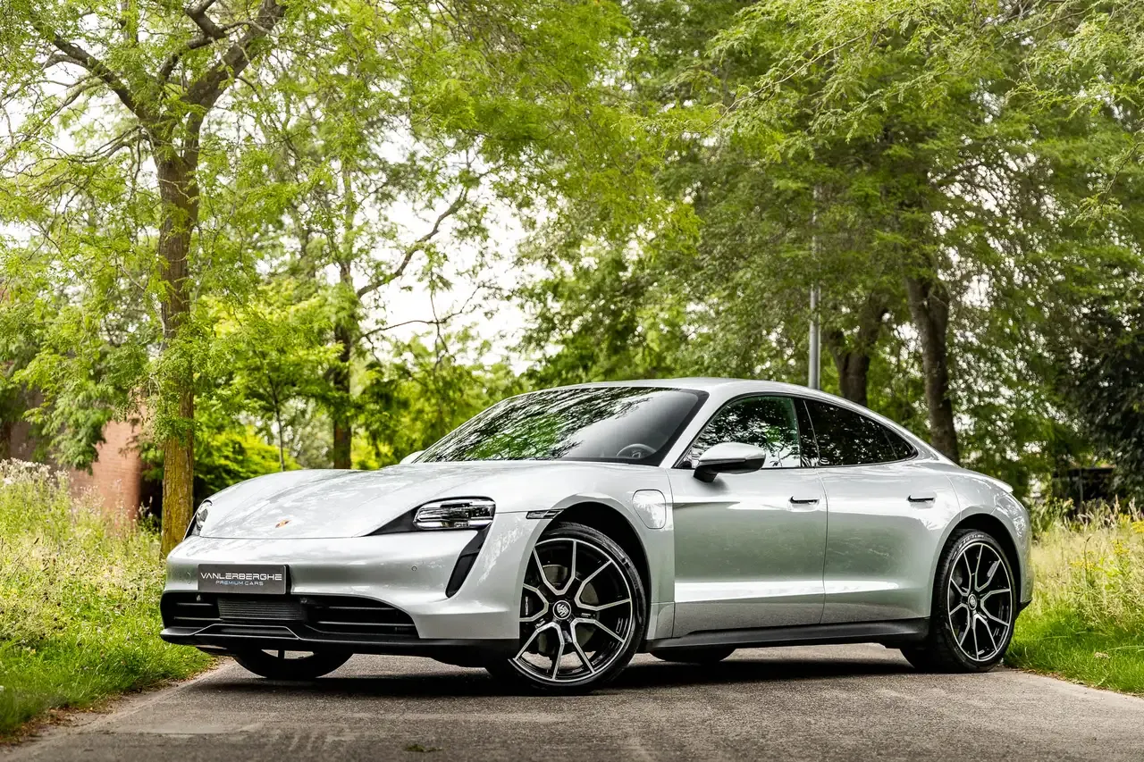 Porsche Taycan - 3