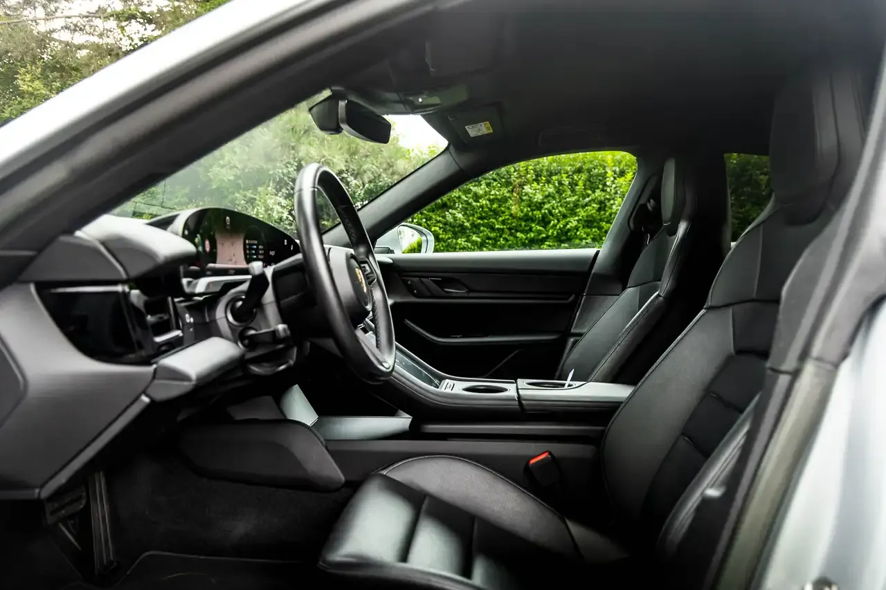 Porsche Taycan - 5