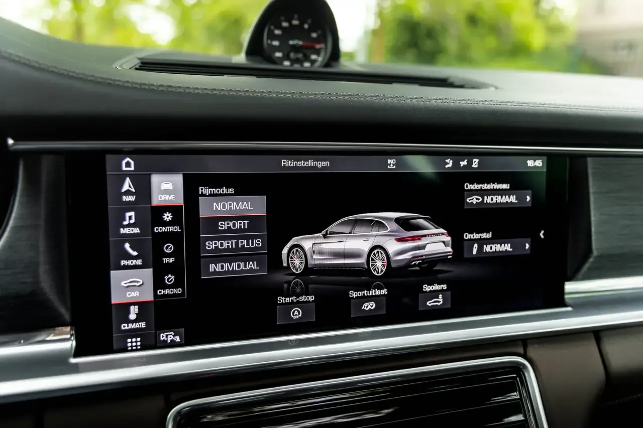 Porsche Panamera - 14