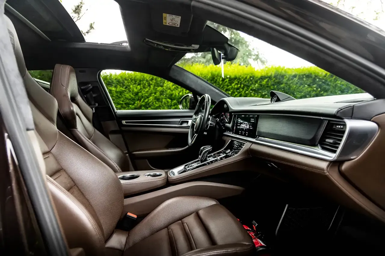 Porsche Panamera - 22