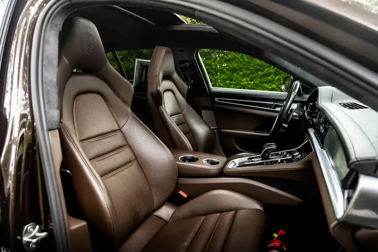 Porsche Panamera - 23