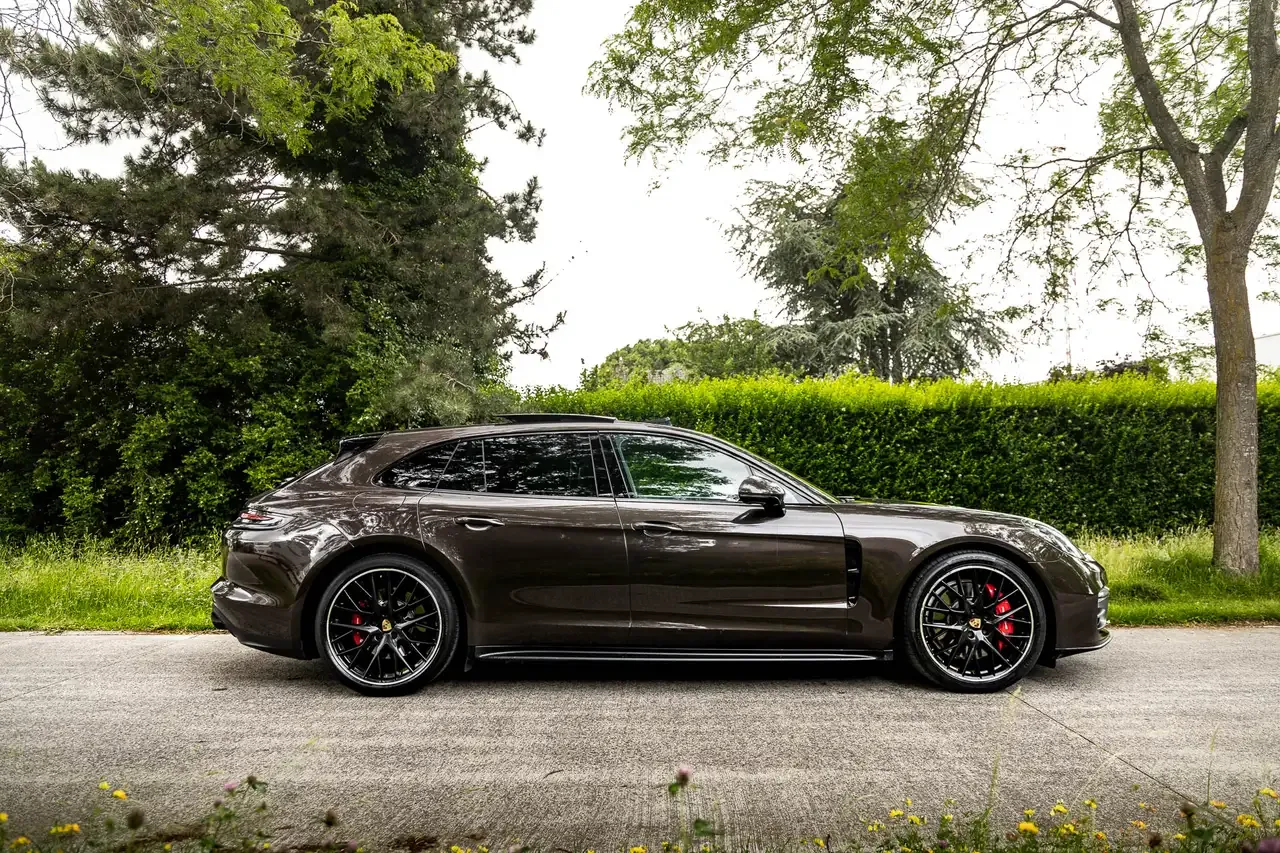 Porsche Panamera - 25