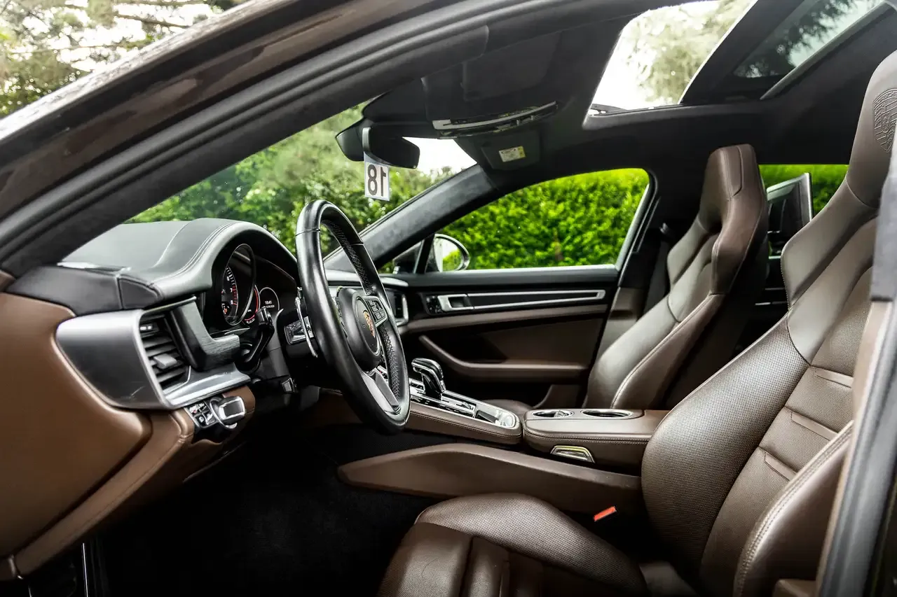 Porsche Panamera - 5