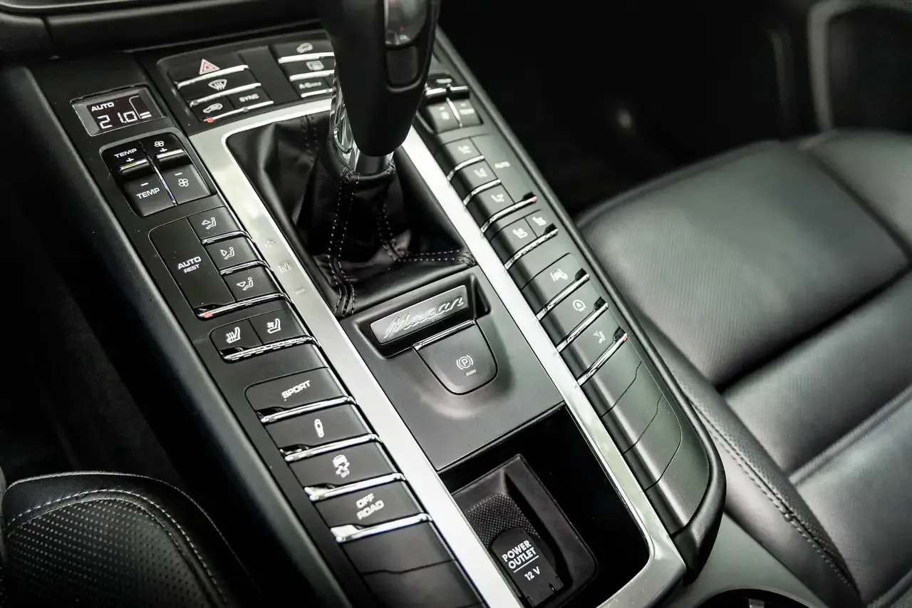 Porsche Macan - 15