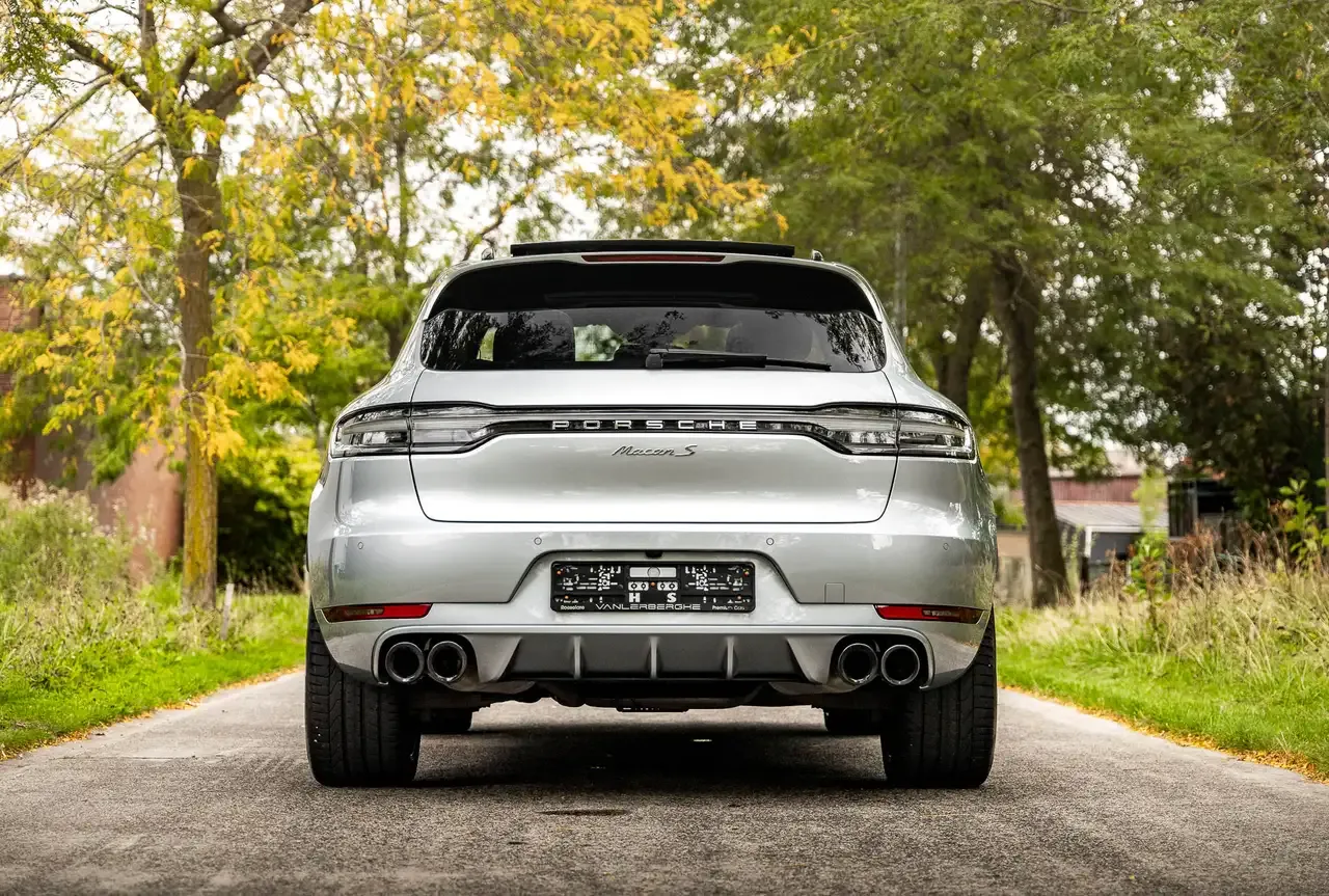 Porsche Macan - 24