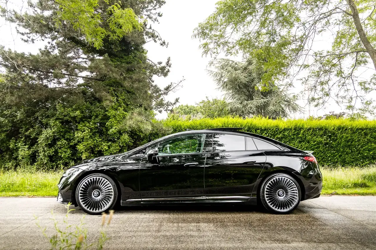 Mercedes-Benz EQE 43 - 9