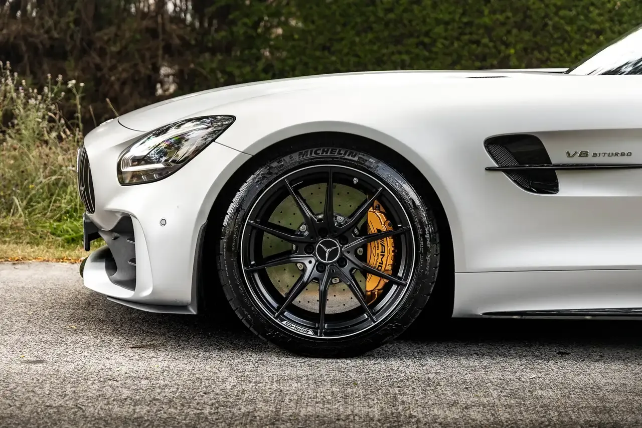 Mercedes-Benz AMG GT - 3