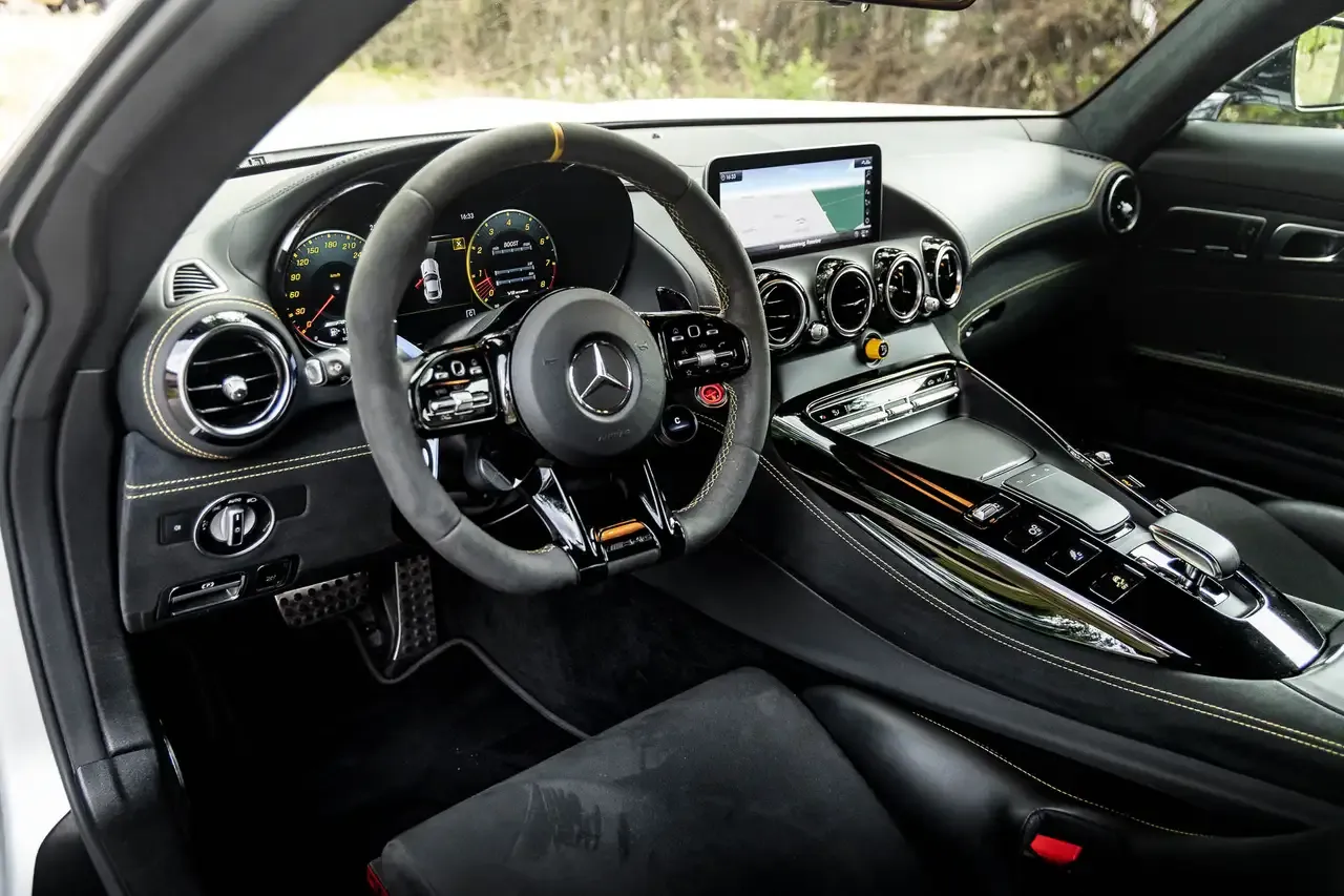 Mercedes-Benz AMG GT - 4