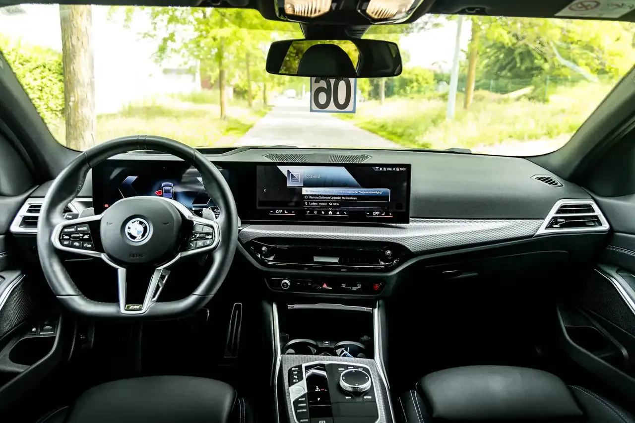 BMW 330 - 14